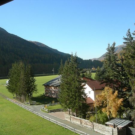 Hotel Adler Garni Zernez Exterior photo