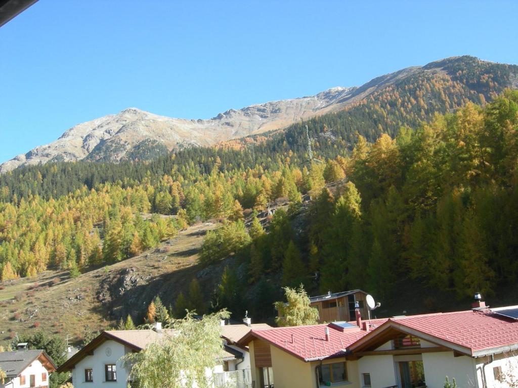 Hotel Adler Garni Zernez Exterior photo